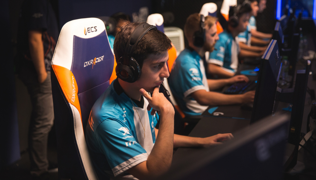 Shroud officially retires from competitive CSGO, leaves