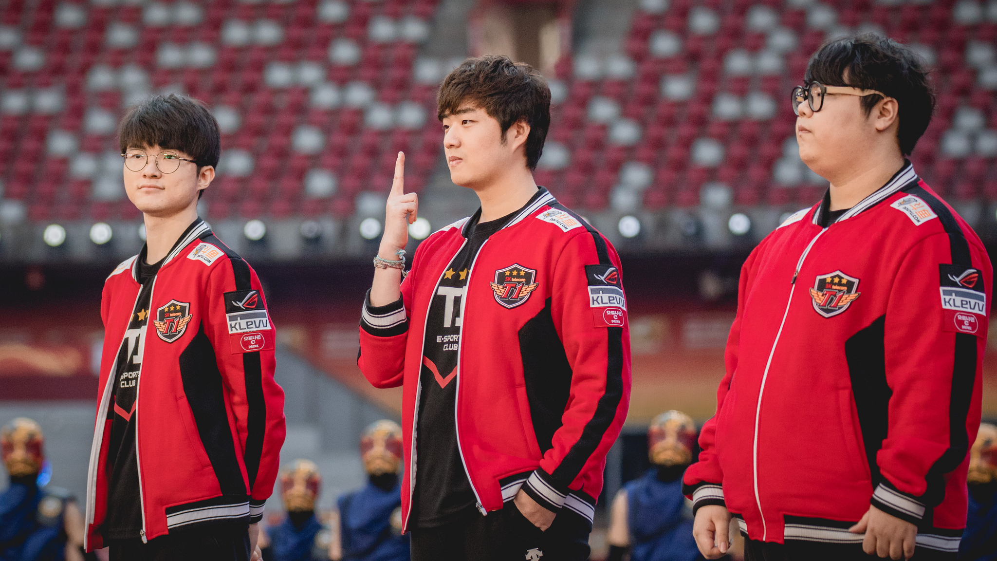 report two time world champion and former skt bot lane bang to join 100 thieves - 100 thieves fortnite team