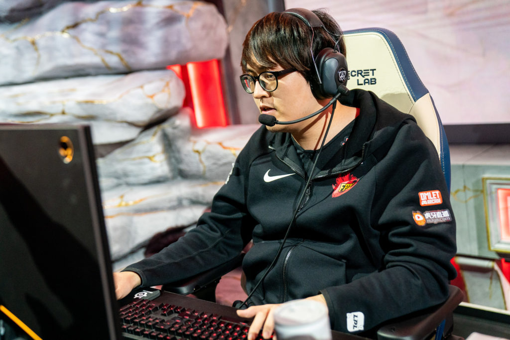 FunPlus Phoenix, Splyce Top Group B At Worlds 2019 | Dot Esports